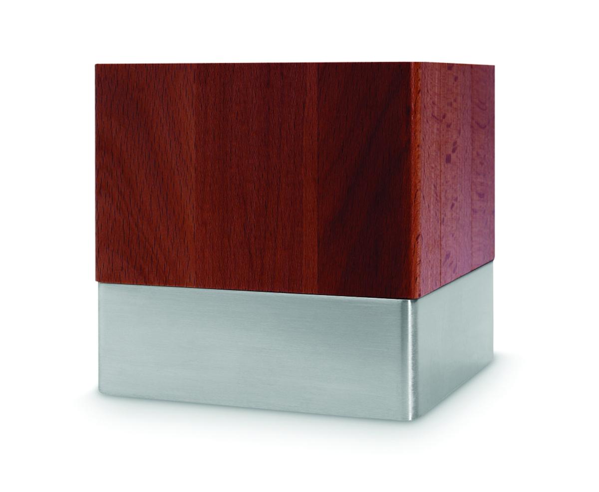 Ferhyrndur fótur, íbenholt